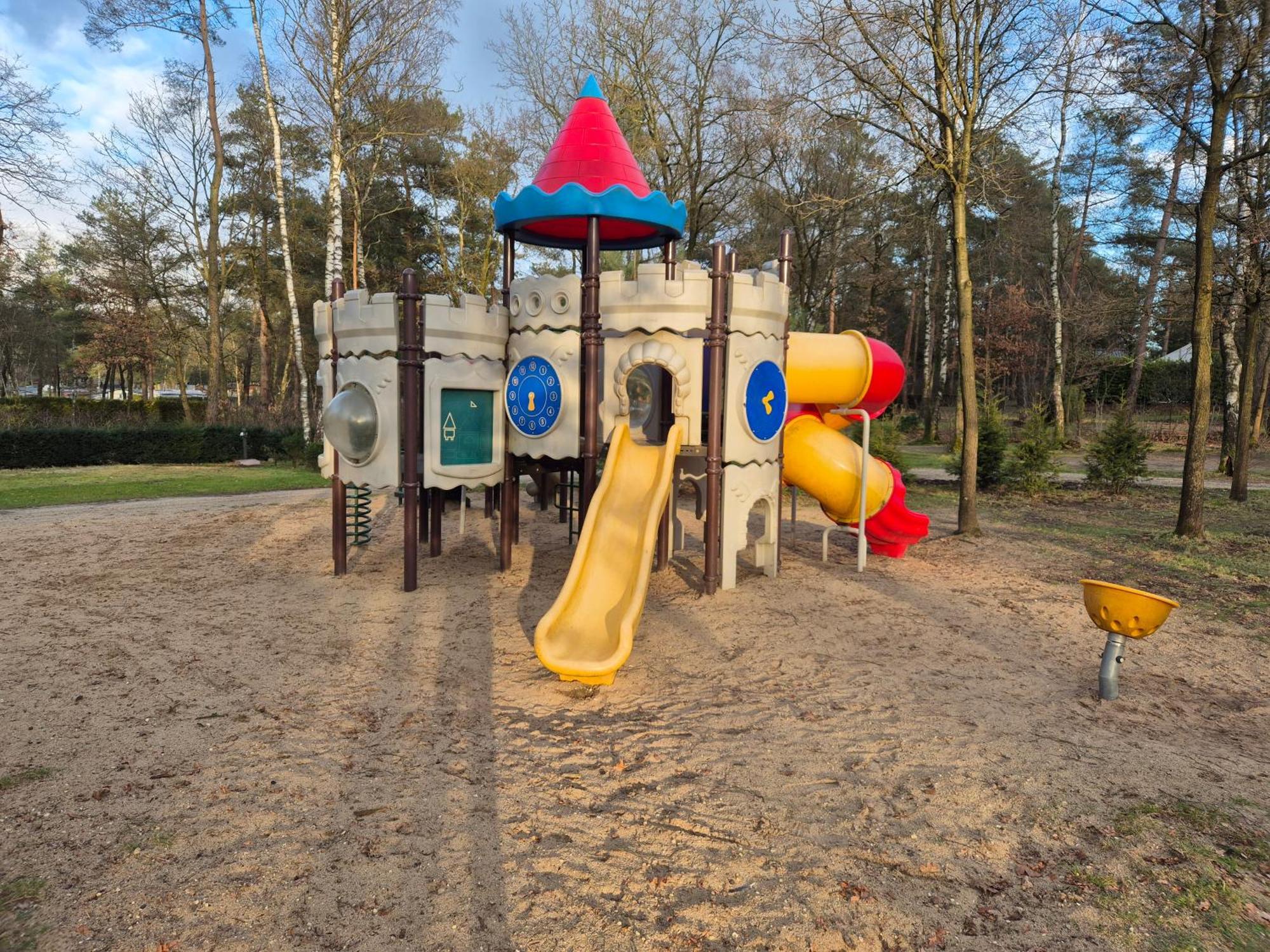 Het Veluwse Boshuisje Knus Chalet Met Omheinde Tuin Op De Veluwe Hoenderloo Exterior photo