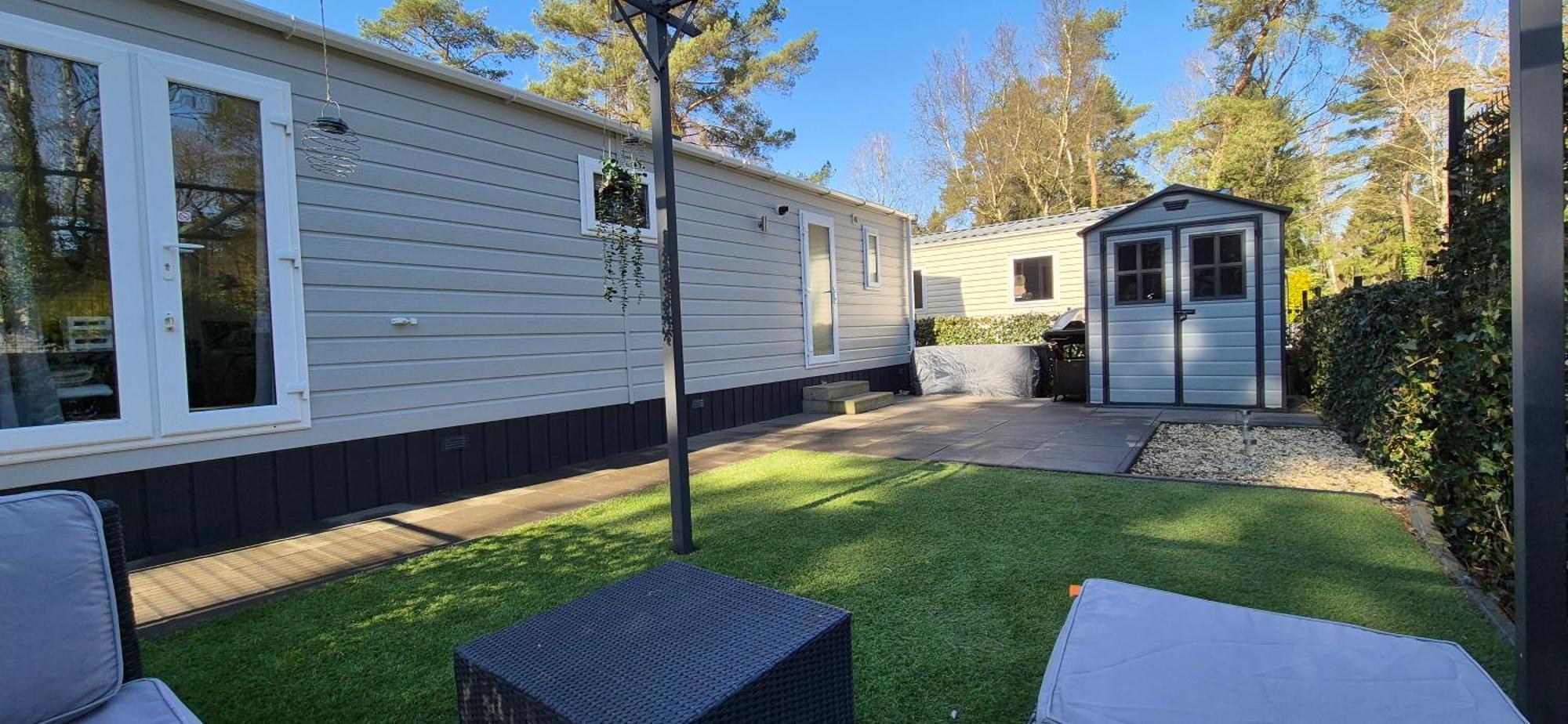 Het Veluwse Boshuisje Knus Chalet Met Omheinde Tuin Op De Veluwe Hoenderloo Exterior photo
